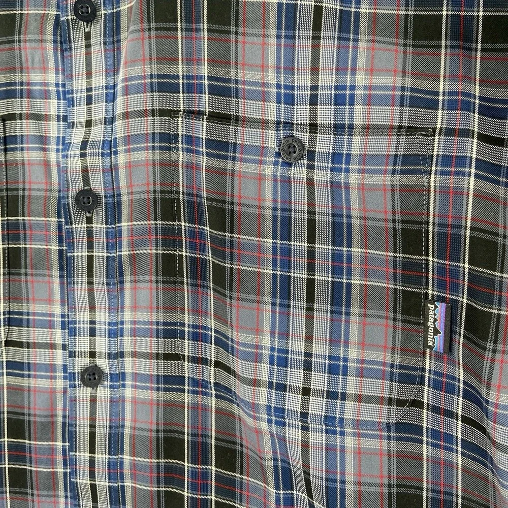 Patagonia Shirt men's Large Button Up Organic Cotton Long Sleeve Plaid Purple